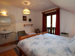 Peaceful Cottage Near Ski Area in Gmund