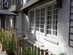 Attractive Apartment in Isigny-sur-mer Near Centre