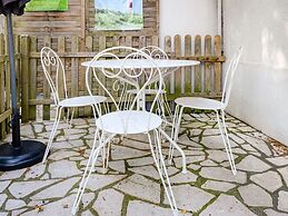 Attractive Apartment in Isigny-sur-mer Near Centre