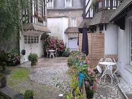 Attractive Apartment in Isigny-sur-mer Near Centre