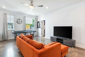 Upstay - Eastside Home w LRG Patio - Rooftop Deck