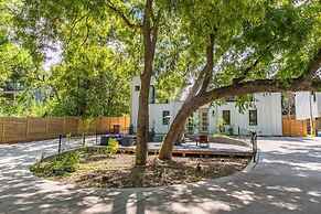 Upstay - Eastside Home w LRG Patio - Rooftop Deck