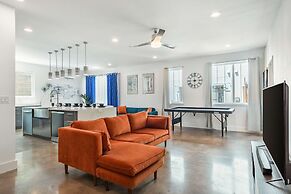 Upstay - Eastside Home w LRG Patio - Rooftop Deck