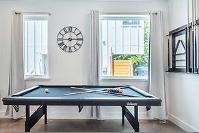 Upstay - Eastside Home w LRG Patio - Rooftop Deck