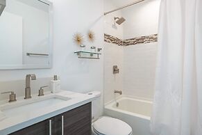 Upstay - Eastside Home w LRG Patio - Rooftop Deck