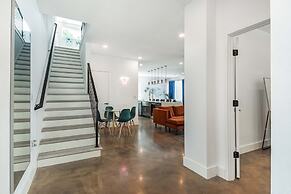 Upstay - Eastside Home w LRG Patio - Rooftop Deck