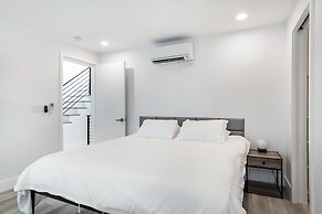 Upstay - Eastside Home w LRG Patio - Rooftop Deck