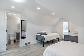 Upstay - Eastside Home w LRG Patio - Rooftop Deck