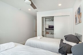 Upstay - Eastside Home w LRG Patio - Rooftop Deck