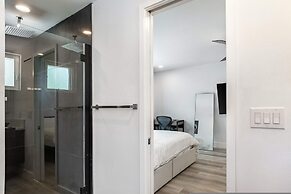 Upstay - Eastside Home w LRG Patio - Rooftop Deck