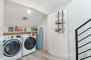 Upstay - Eastside Home w LRG Patio - Rooftop Deck