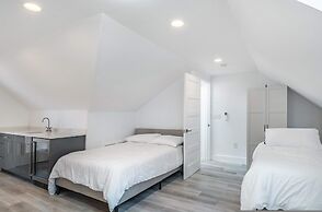 Upstay - Eastside Home w LRG Patio - Rooftop Deck