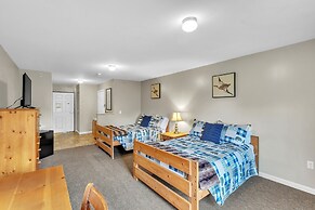 Green Goose Lodge - Studio Apt Sleeps 4 Condo