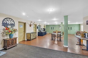 Green Goose Lodge - Studio Apt Sleeps 4 Condo