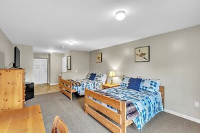 Green Goose Lodge - Studio Apt Sleeps 4 Condo