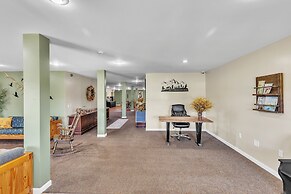 Green Goose Lodge - Studio Apt Sleeps 4 Condo