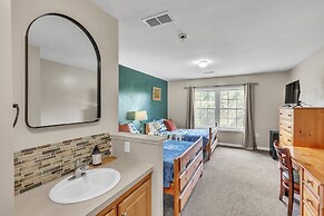 Green Goose Lodge - Studio Apt Sleeps 4 Condo