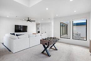 The Dugout 8 Bedroom Home