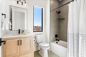 The Dugout 8 Bedroom Home