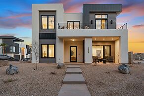 The Dugout 8 Bedroom Home