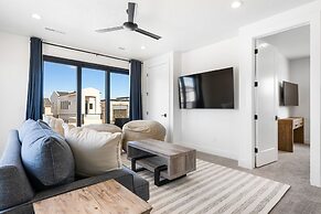 The Dugout 8 Bedroom Home