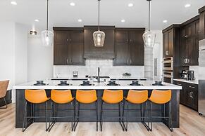 The Dugout 8 Bedroom Home