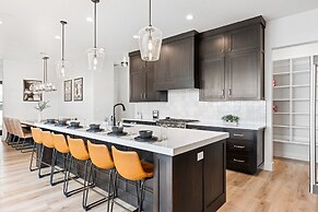 The Dugout 8 Bedroom Home