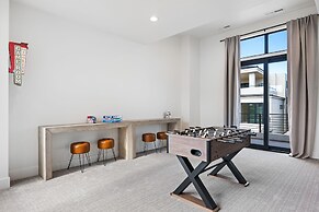 The Dugout 8 Bedroom Home