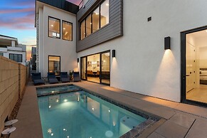 The Dugout 8 Bedroom Home