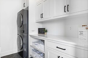 The Dugout 8 Bedroom Home