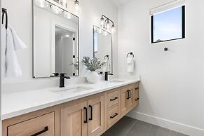 The Dugout 8 Bedroom Home