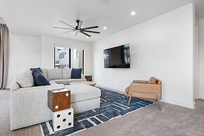 The Dugout 8 Bedroom Home