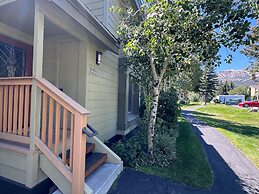 Snowcreek Ii #220 3 Bedroom Condo