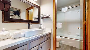 Snowcreek Ii #220 3 Bedroom Condo