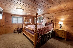 Ski Bear Chalet 3 Bedroom Cabin