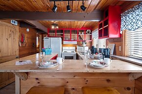 Ski Bear Chalet 3 Bedroom Cabin
