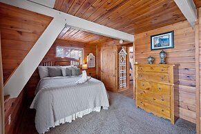 Ski Bear Chalet 3 Bedroom Cabin