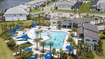 Spacious 6-bedroom Retreat Near Disney Parks