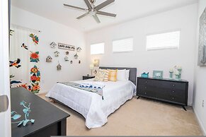Spacious 6-bedroom Retreat Near Disney Parks