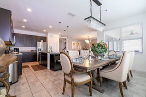 Spacious 6-bedroom Retreat Near Disney Parks