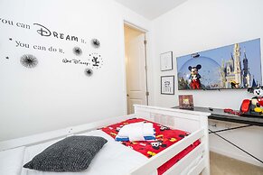 Spacious 6-bedroom Retreat Near Disney Parks