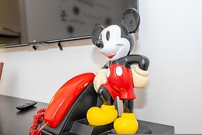 Spacious 6-bedroom Retreat Near Disney Parks