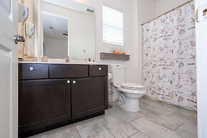 Spacious 6-bedroom Retreat Near Disney Parks