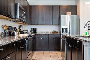 Spacious 6-bedroom Retreat Near Disney Parks