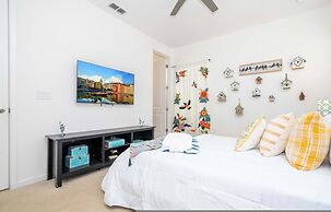 Spacious 6-bedroom Retreat Near Disney Parks