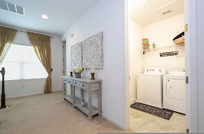 Spacious 6-bedroom Retreat Near Disney Parks