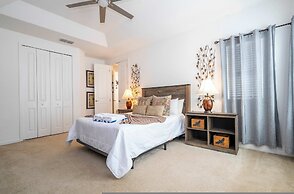 Spacious 6-bedroom Retreat Near Disney Parks