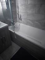 AWESOME 1 Bedroom Flat in Doncaster 2