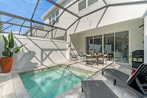 Upstay - Modern Family Townhouse w Private Pool