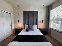 Upstay - Modern Family Townhouse w Private Pool